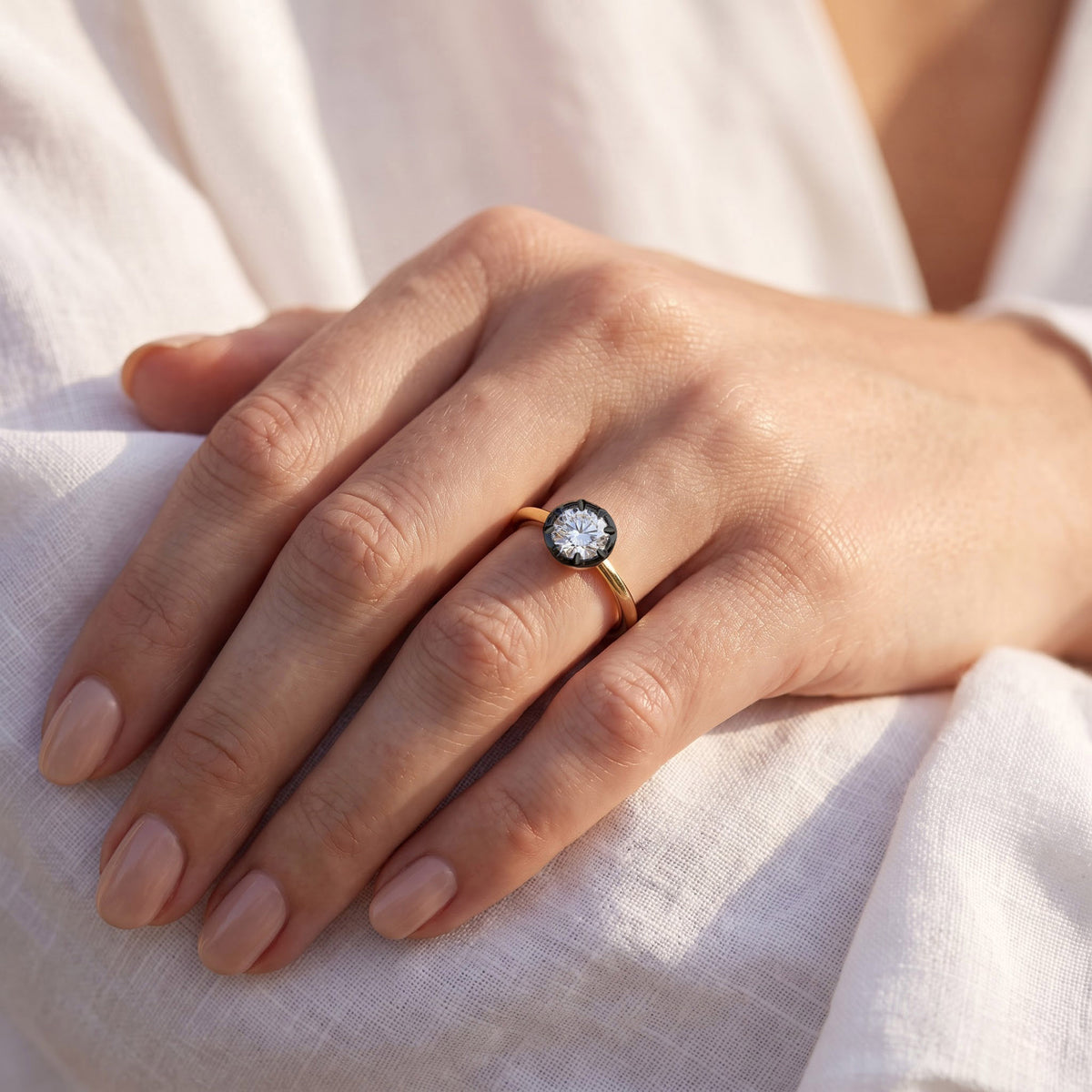 14k-yellow-gold-round