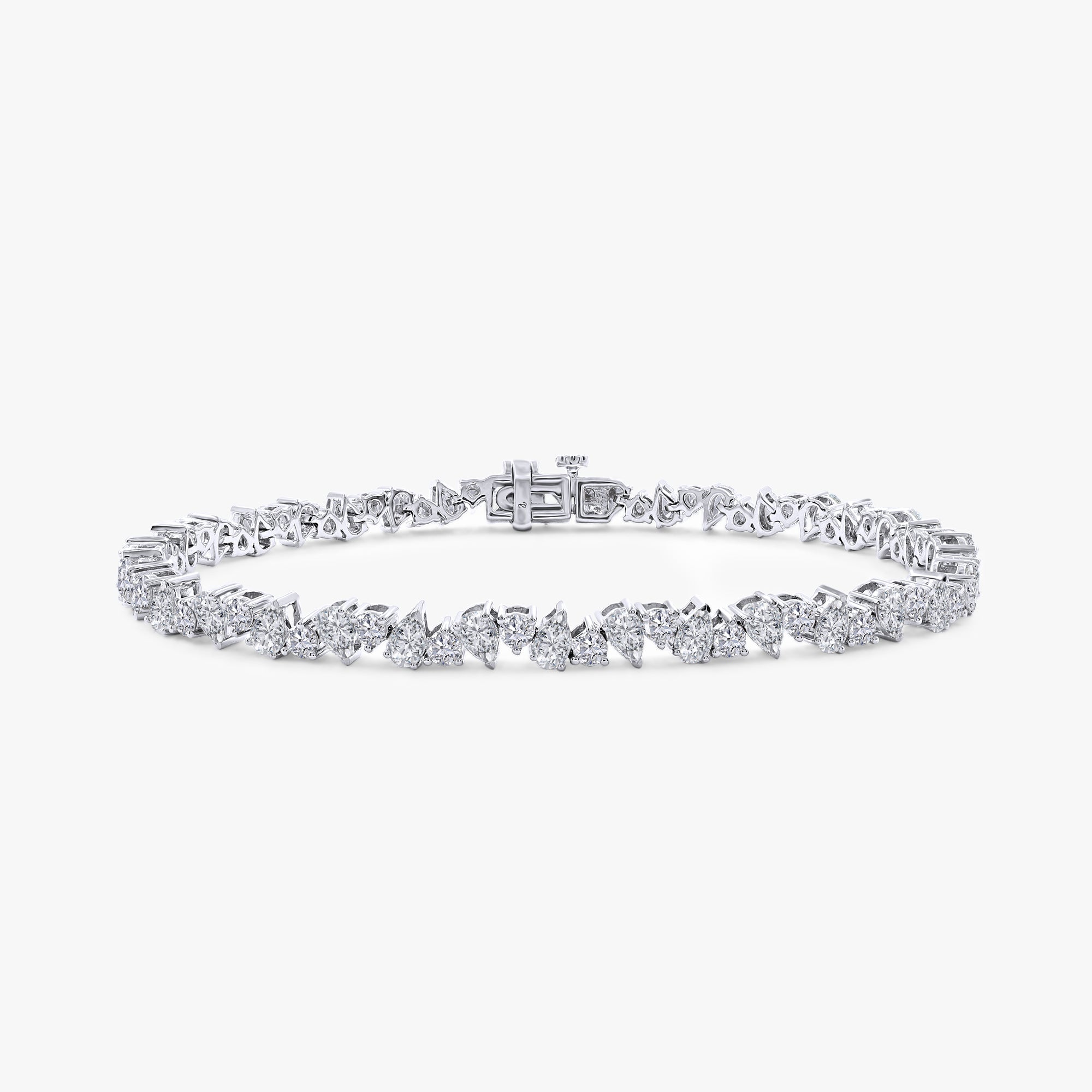 Pear and Round Shape 5.30 Carat Lab Grown Diamond Tennis Bracelet