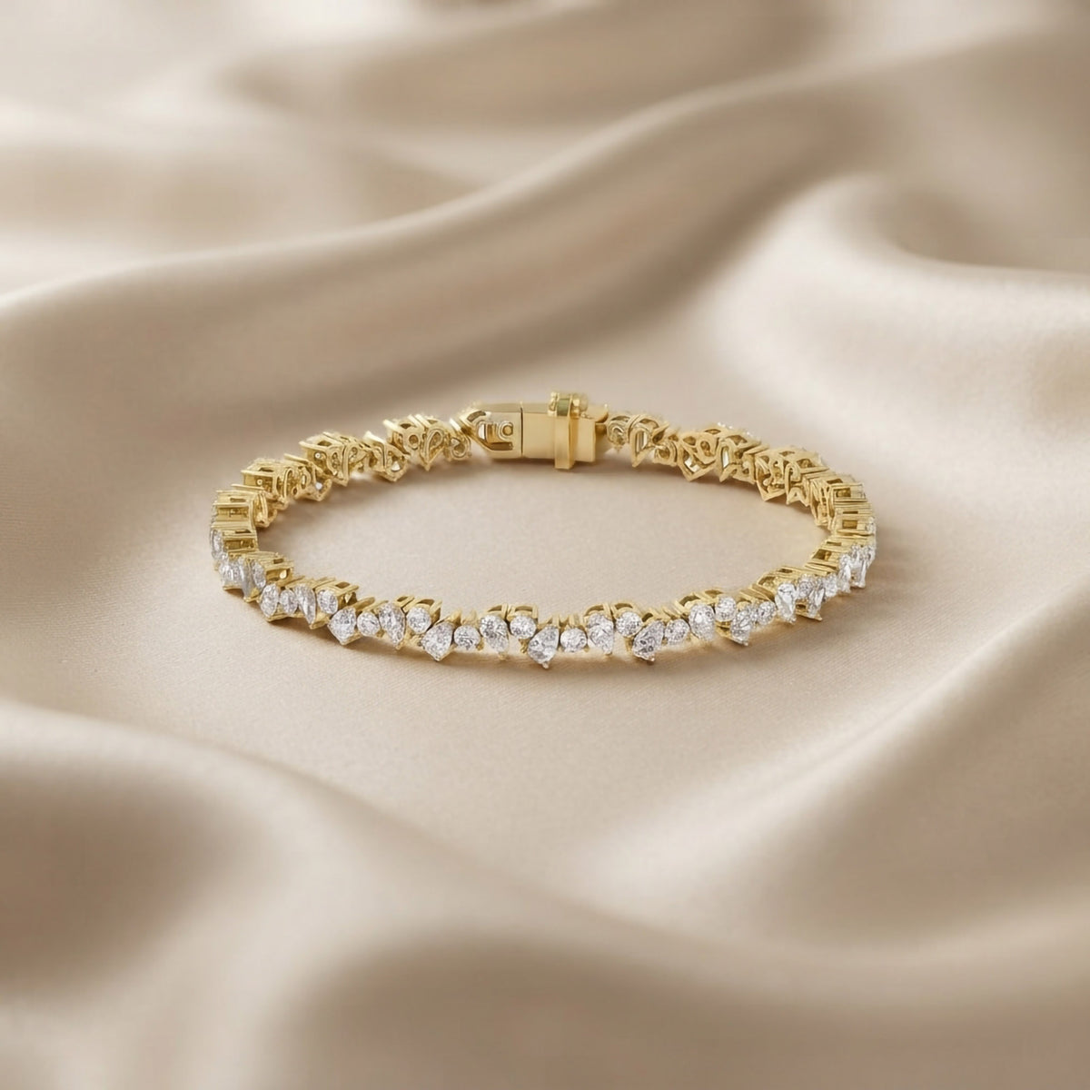 4.7 TCW Pear and Round Shape Lab Grown Diamond Tennis Bracelet