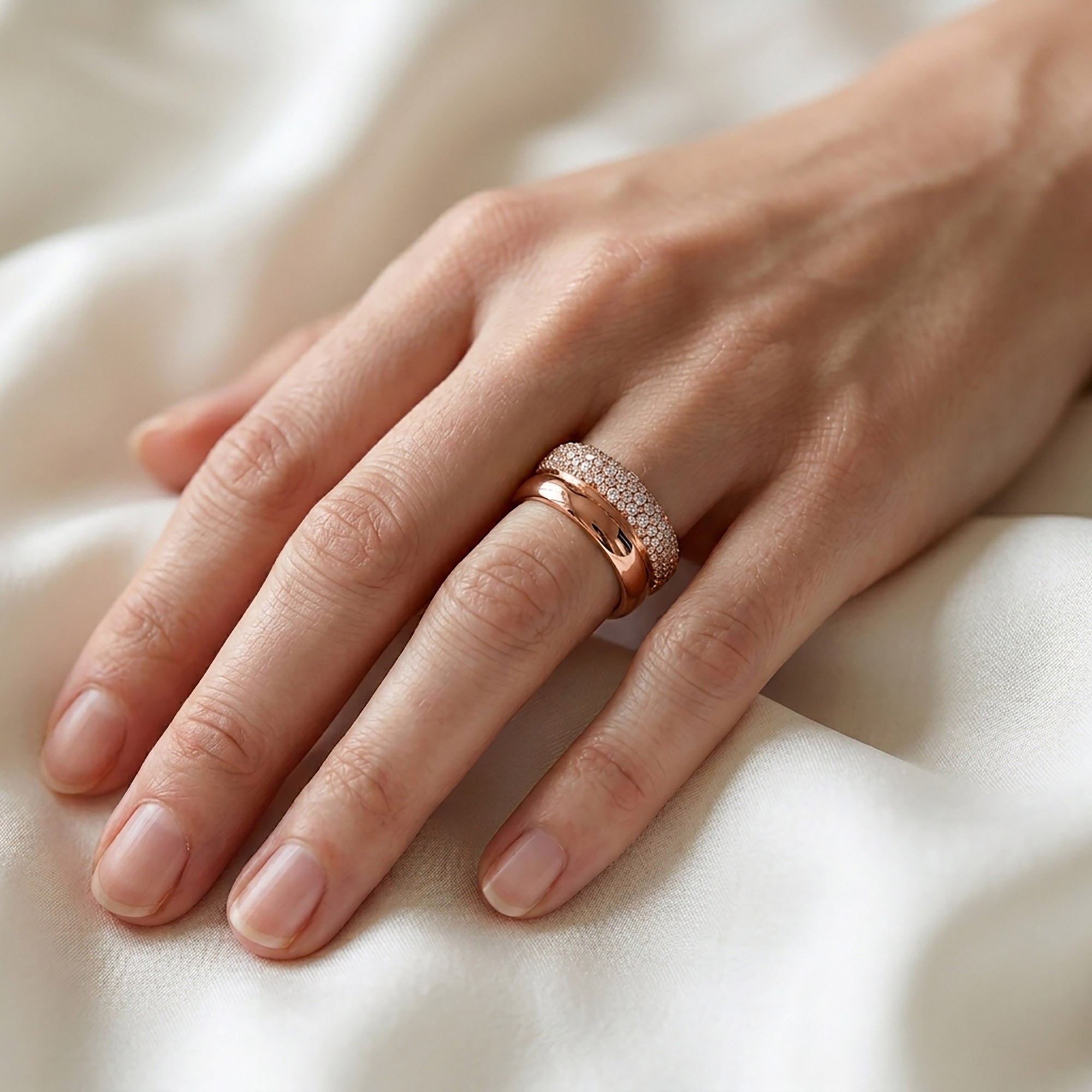 1.25 Carat Round Cut Lab Grown Diamond Oura Ring Jacket
